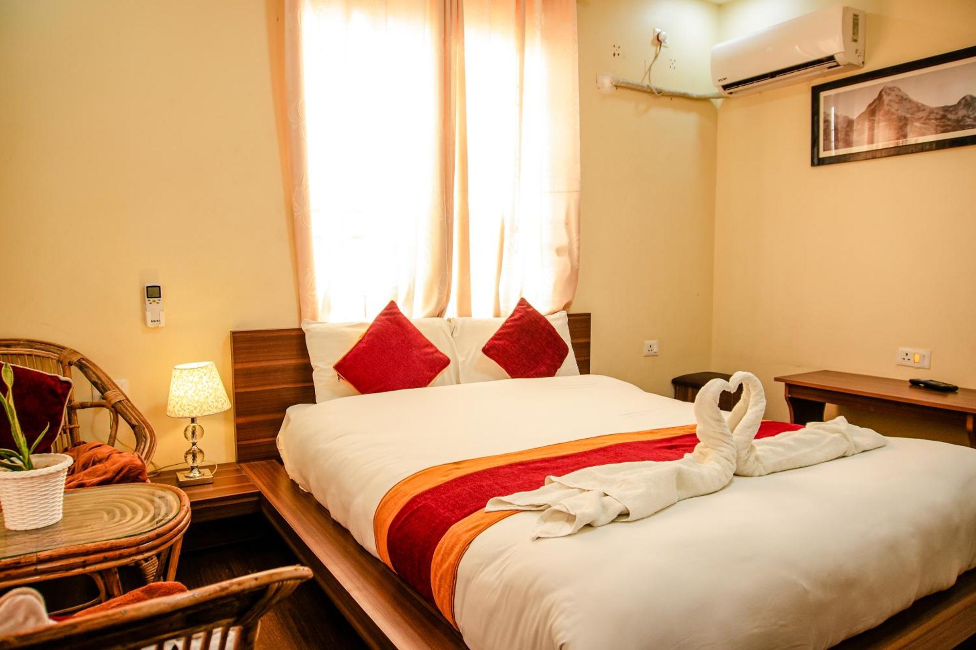 Hotel Edingo Inn Itahari Buitenkant foto