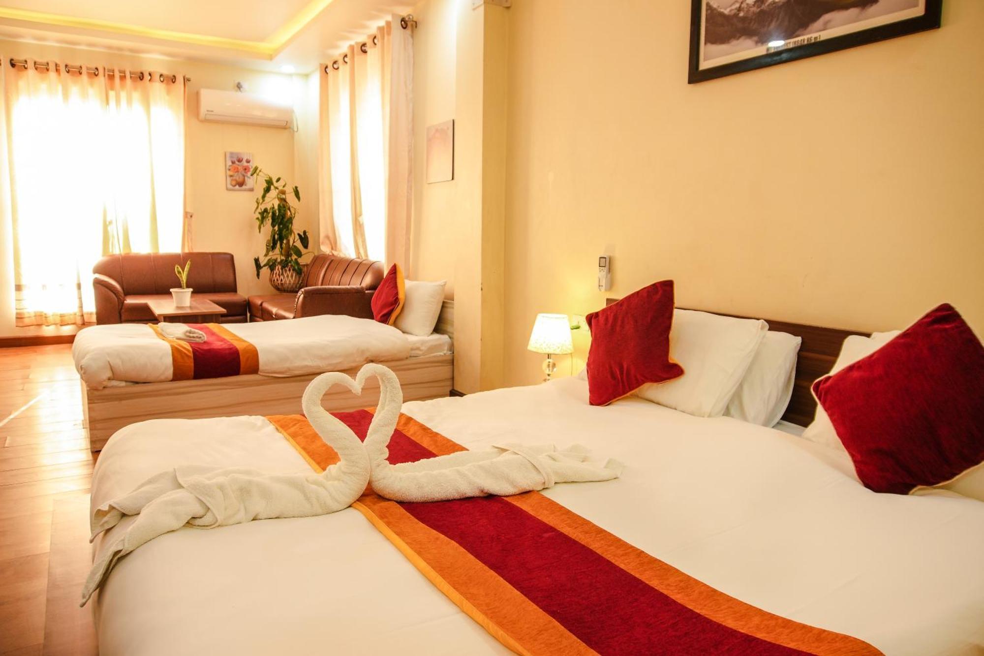 Hotel Edingo Inn Itahari Buitenkant foto