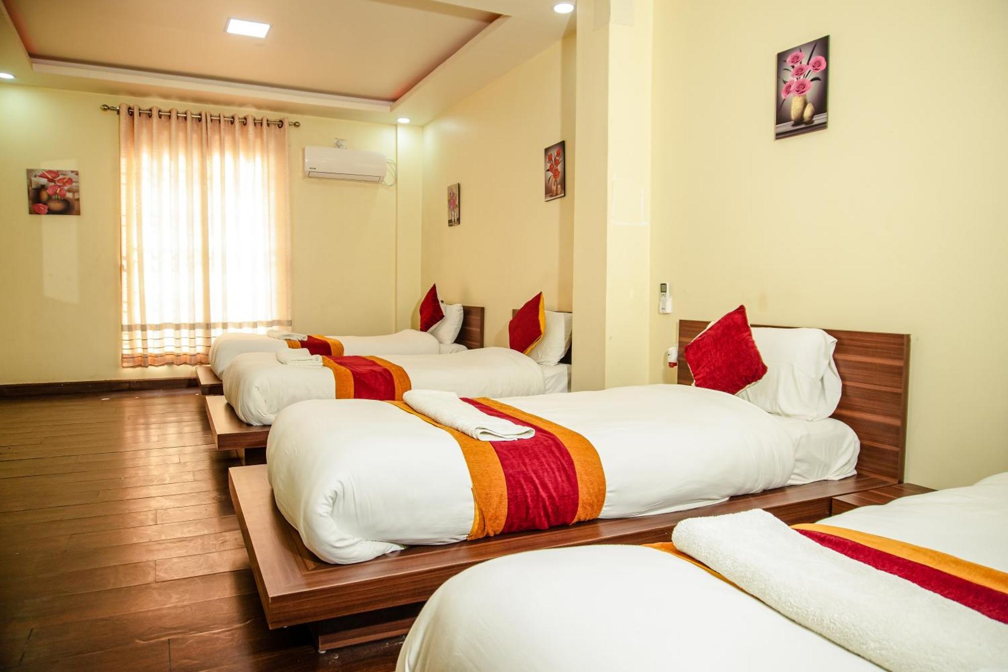 Hotel Edingo Inn Itahari Buitenkant foto